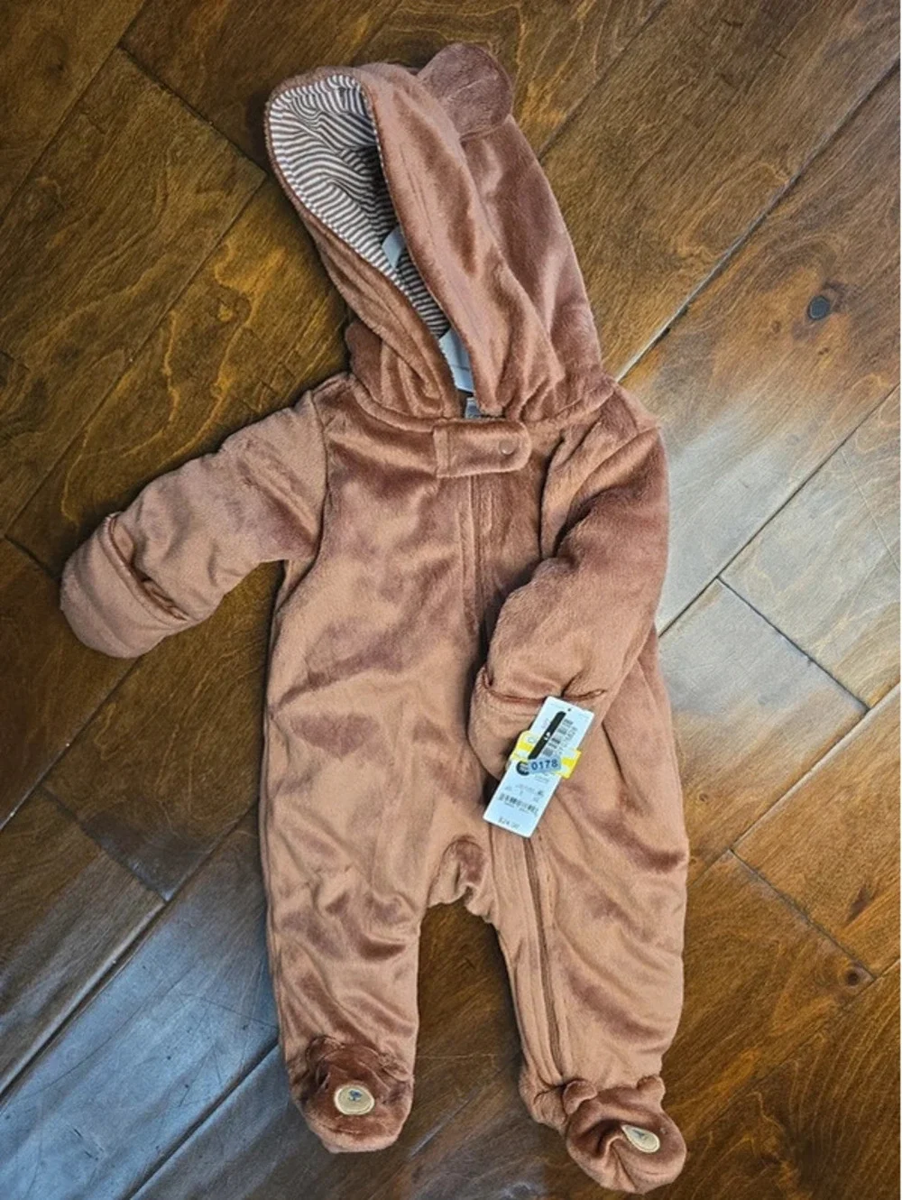3m brand new baby snowsuit from carter's item. 178G2